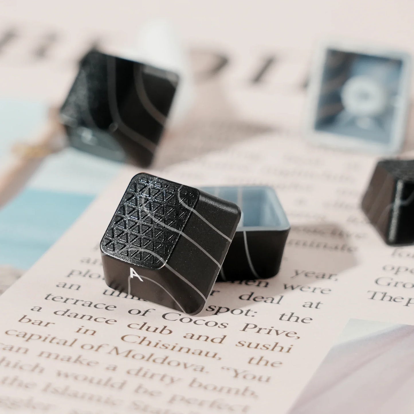 Icey Cobweb Keycaps
